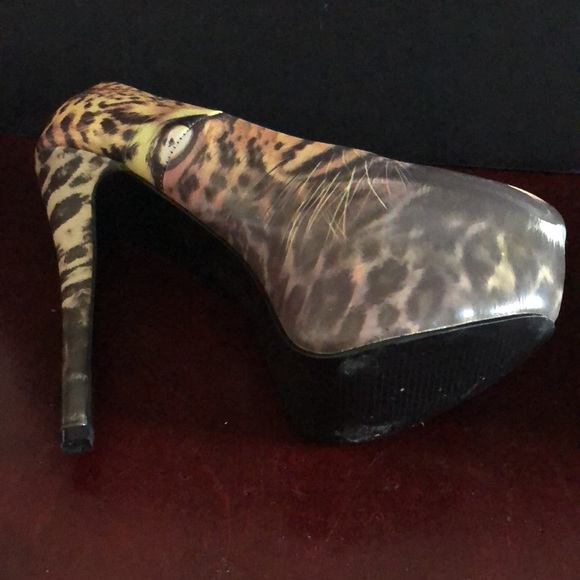 Iron Fist High Heels - Picture 5 of 6